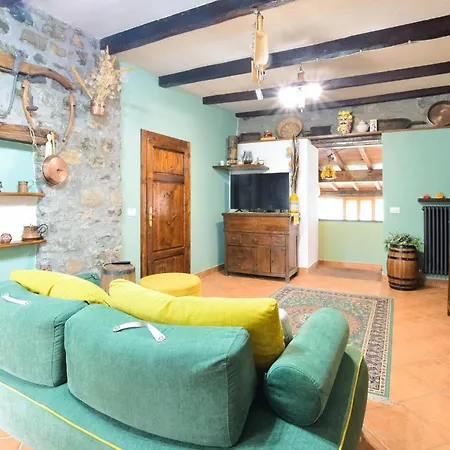 Semesterbostad Cozy In Fraz, Cogna, Piazza Al With Wifi Sillano